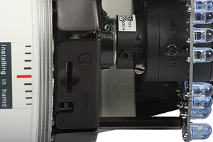 Widok slotu na kartę mikro SD